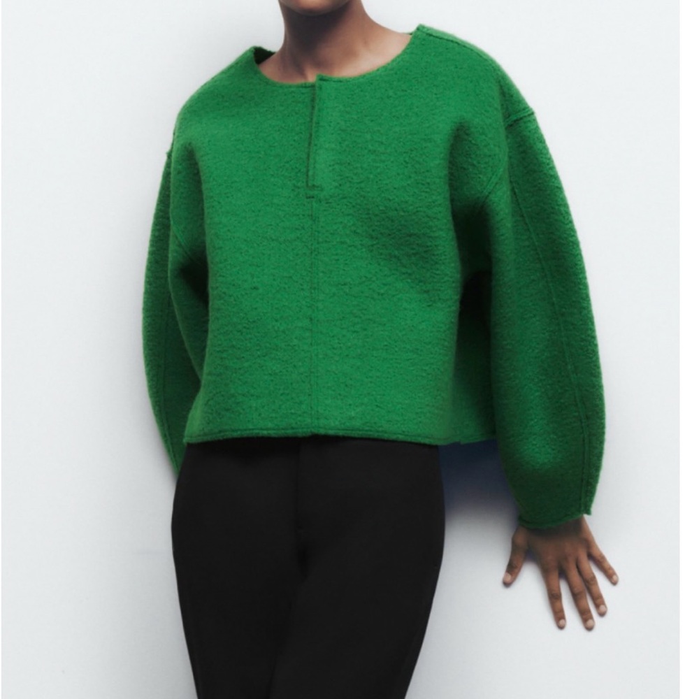 Fall 2022 Zara Green Crew Neck Sweater TEXTURED CROPPED SWEATSHIRT sz M